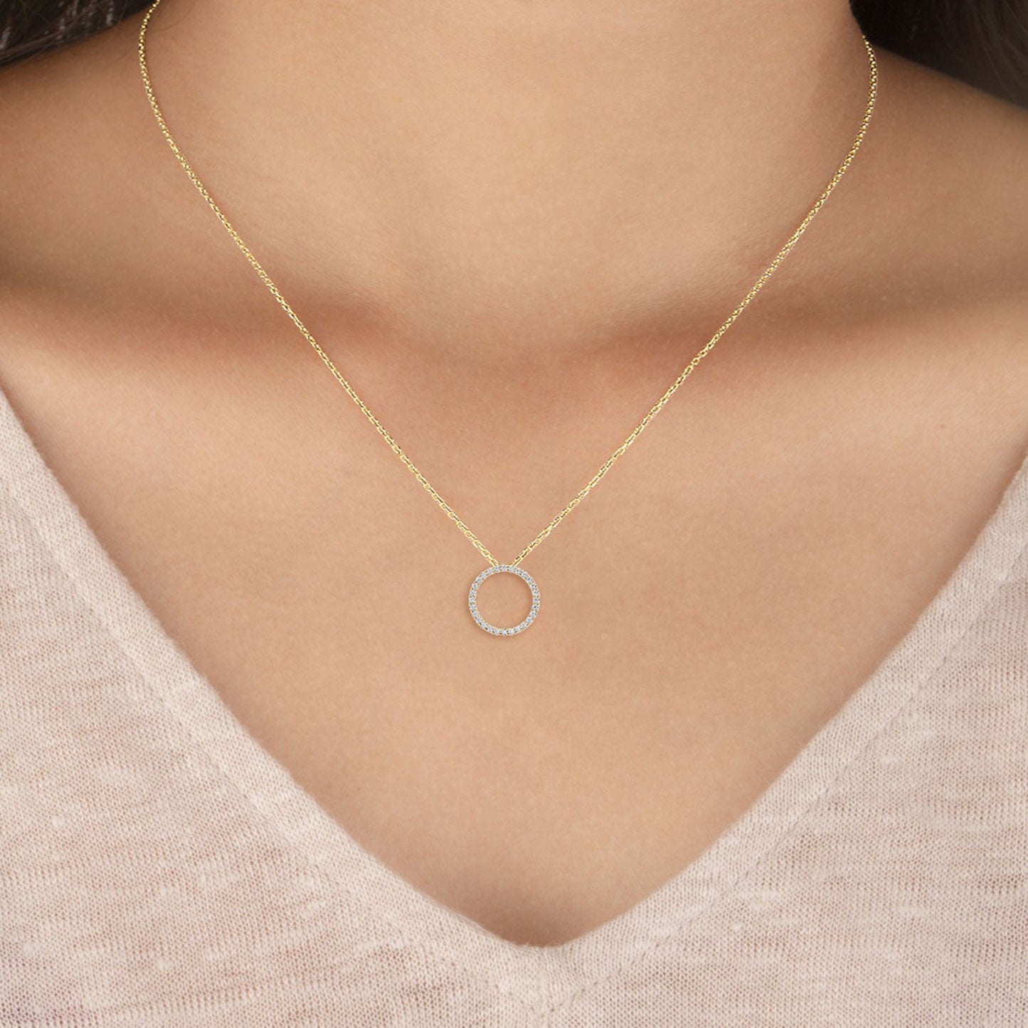 ISADORA JEWELLERY Lab Grown Diamond Cluster Pendant in 14ct Yellow Gold with a 14ct Yellow Gold Chain