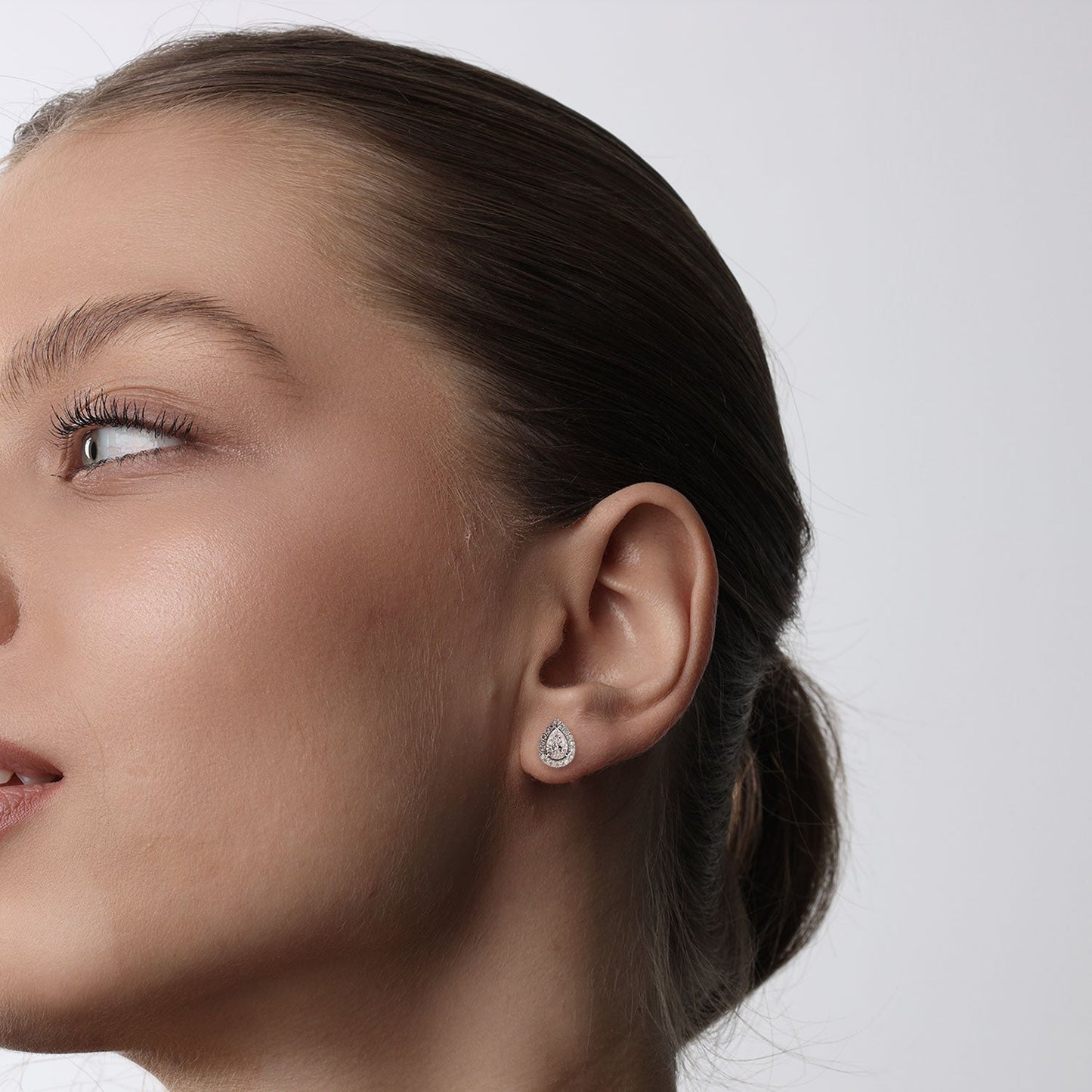 ISADORA JEWELLERY Lab-Grown Diamond Stud Earrings Pear Shape Centre Diamonds in 14ct White Gold (Total Diamond Weight 1.00ct)