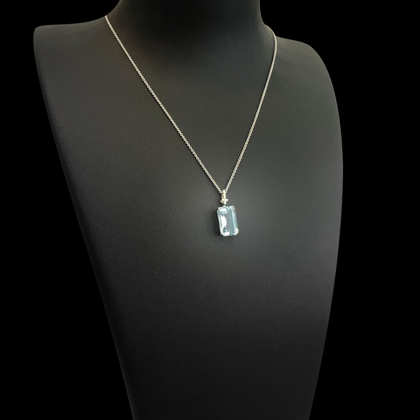 ISADORA JEWELLERY 18ct White Gold Blue Topaz & Diamond Pendant